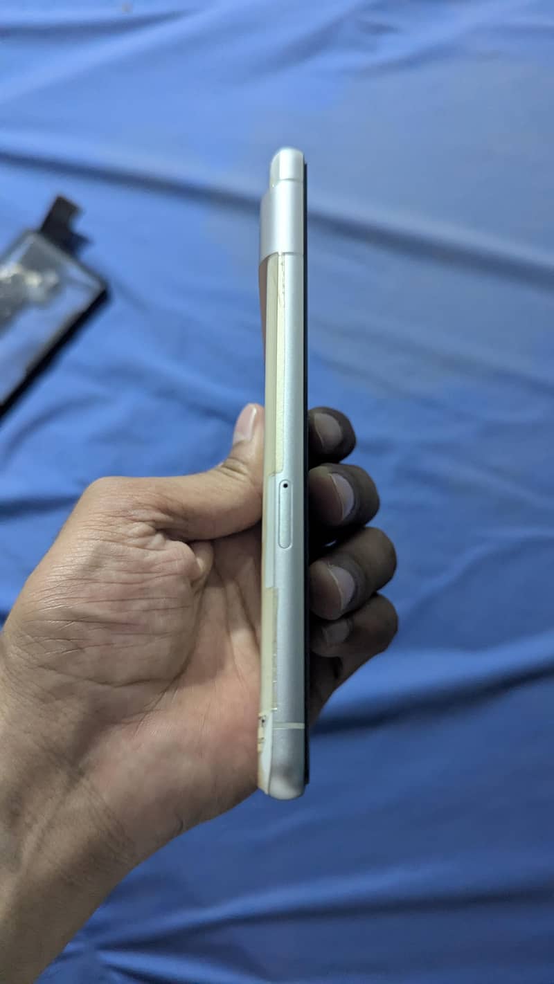Google Pixel 7 4