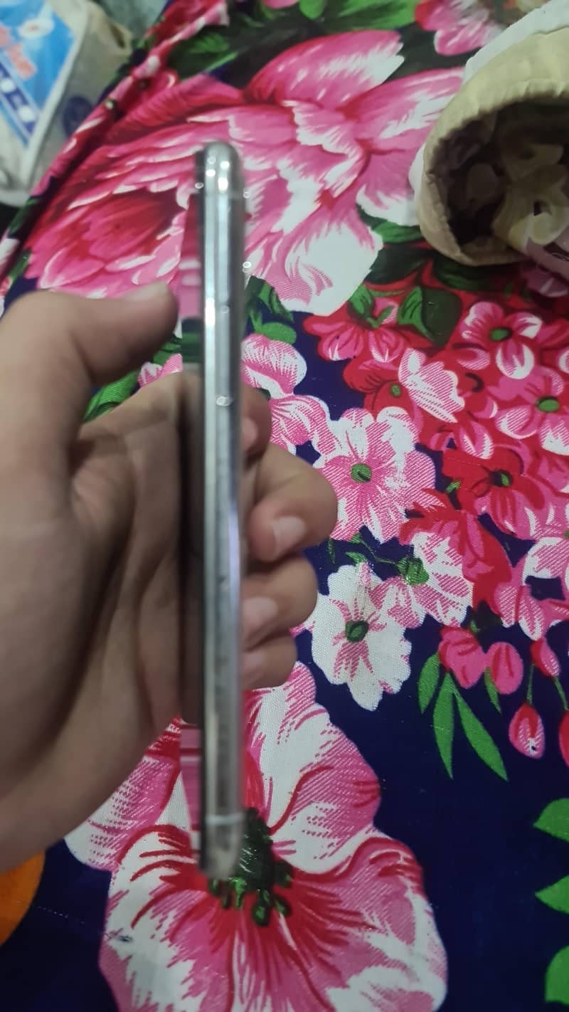 Apple iPhone 11 Pro 0