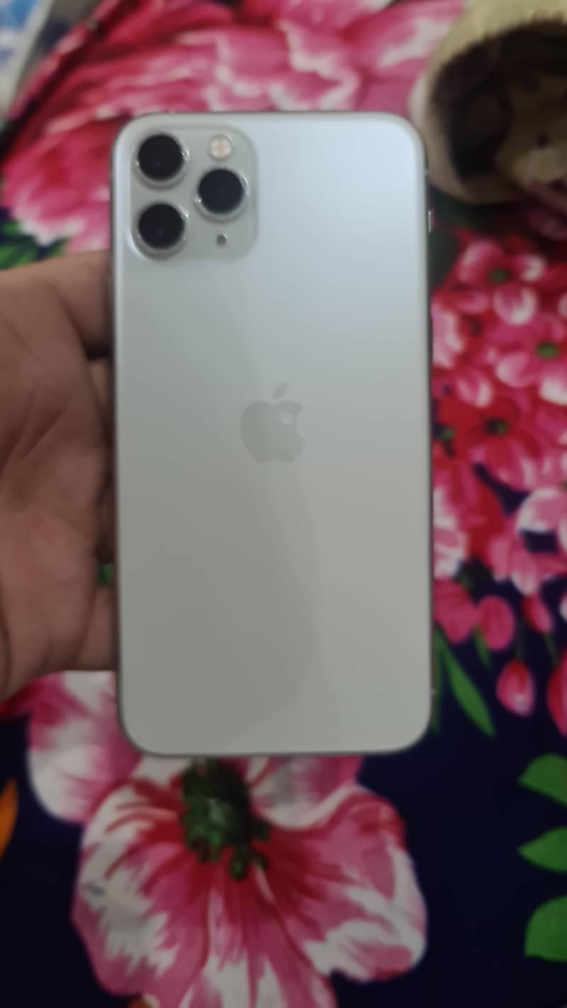 Apple iPhone 11 Pro 1