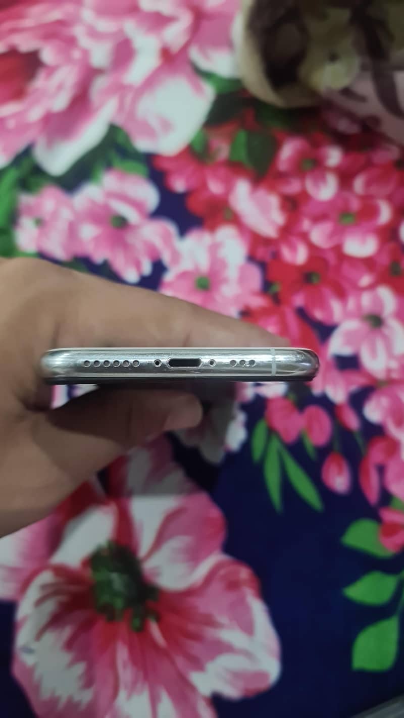 Apple iPhone 11 Pro 2