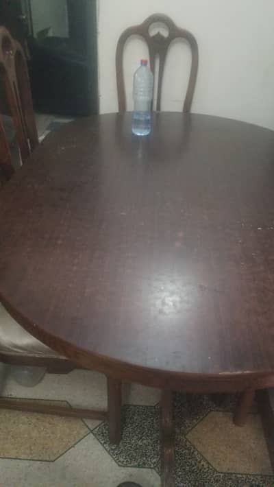 dinning tabel with chairs