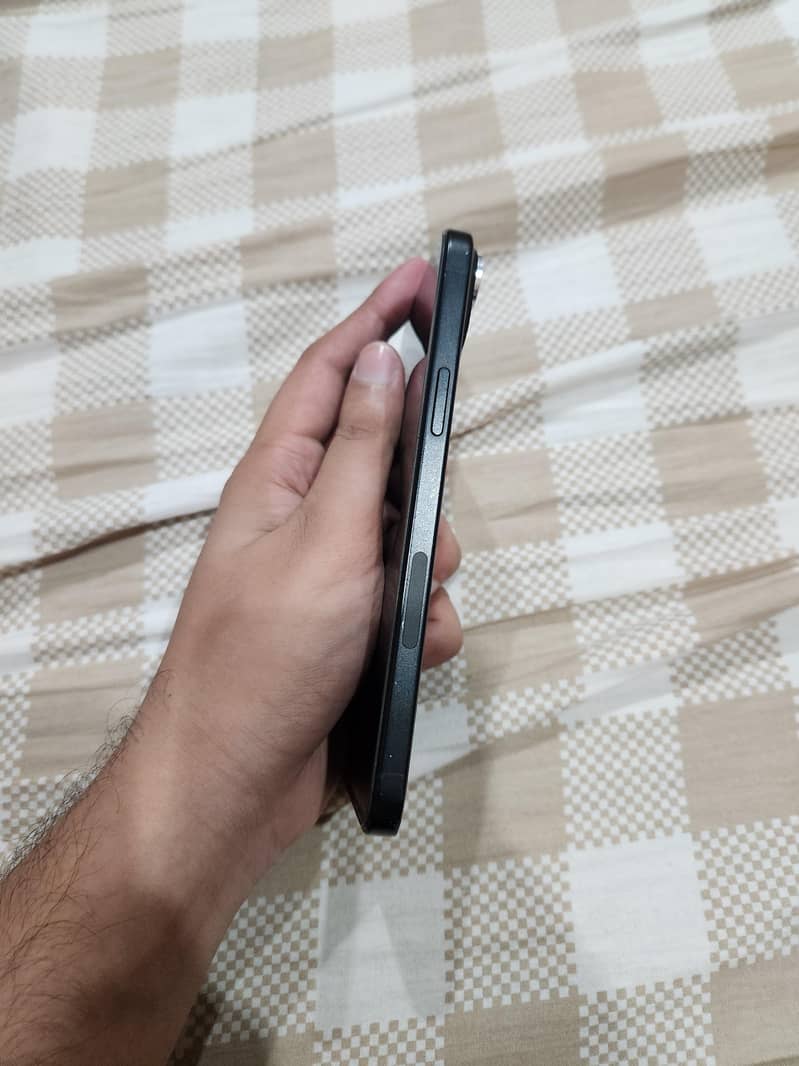 Apple iPhone 15 plus 1