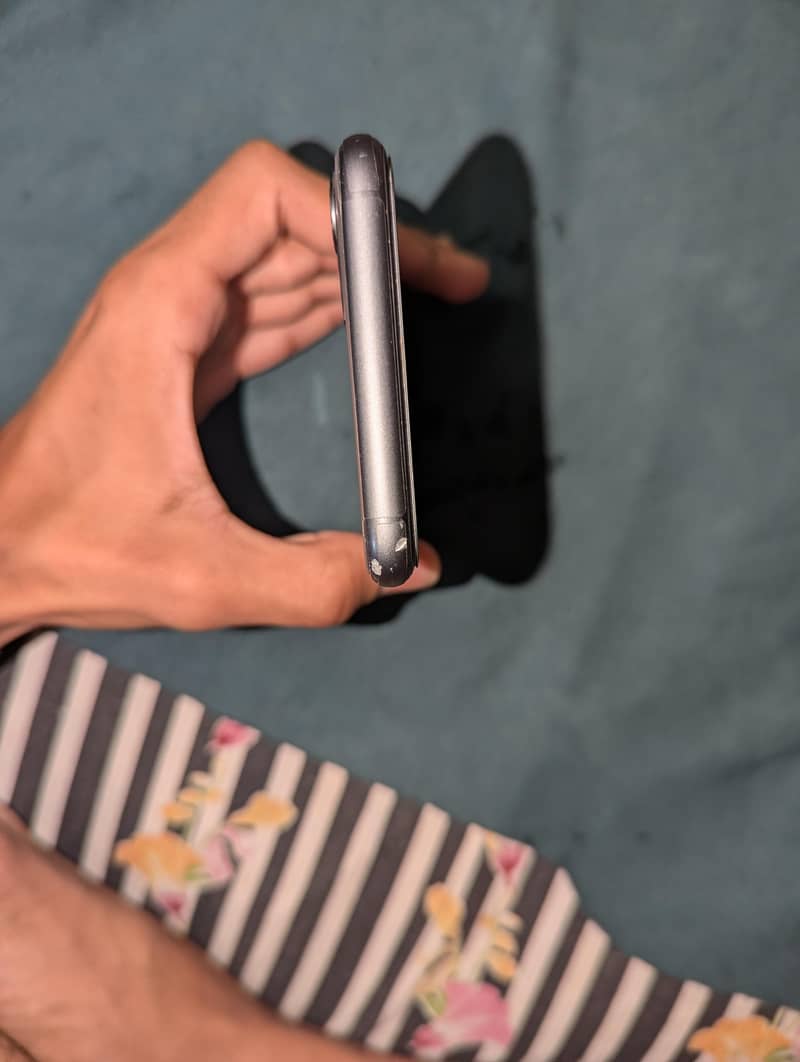 Apple iPhone 11 9