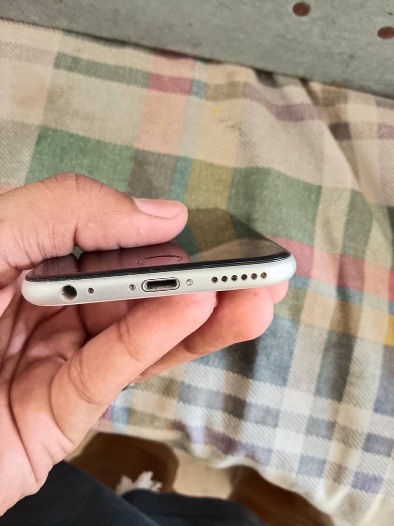 Apple iPhone 6S 1