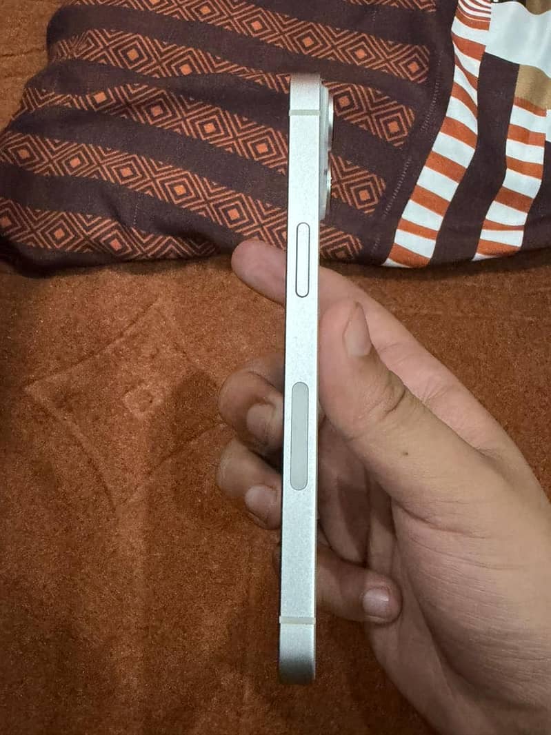 Apple iPhone 14 2