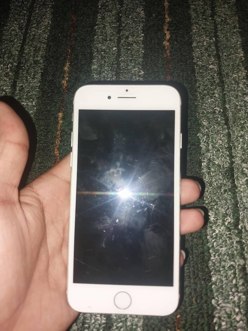 Apple iPhone 7 1