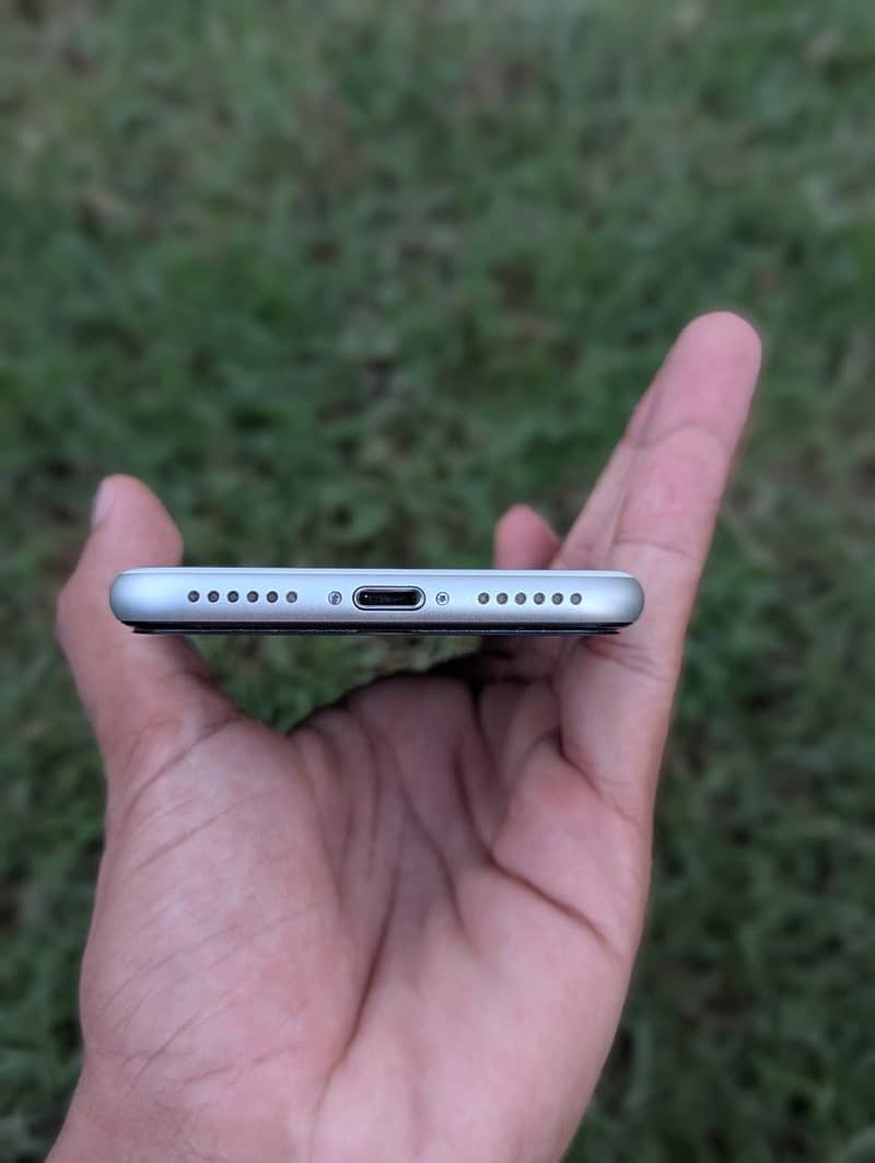 Apple iPhone SE 4