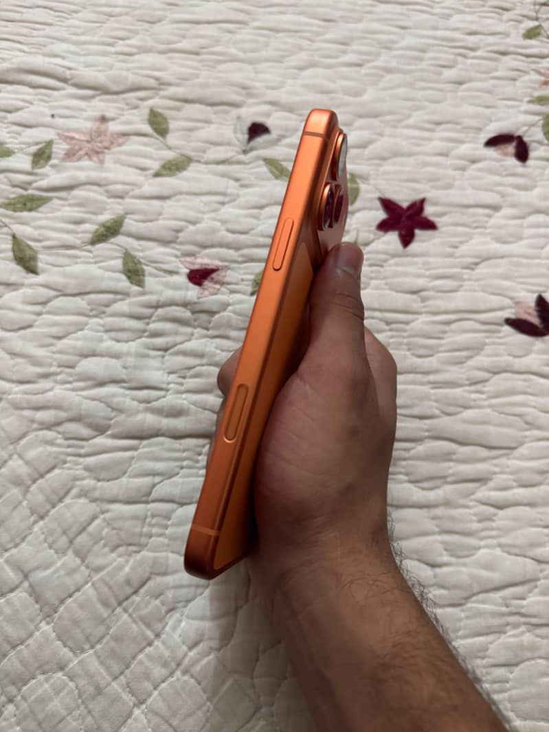 Apple iPhone 17 Pro Max 4