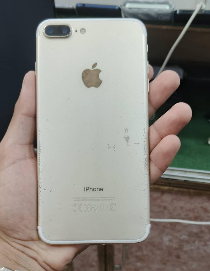Apple iPhone 7 Plus 1