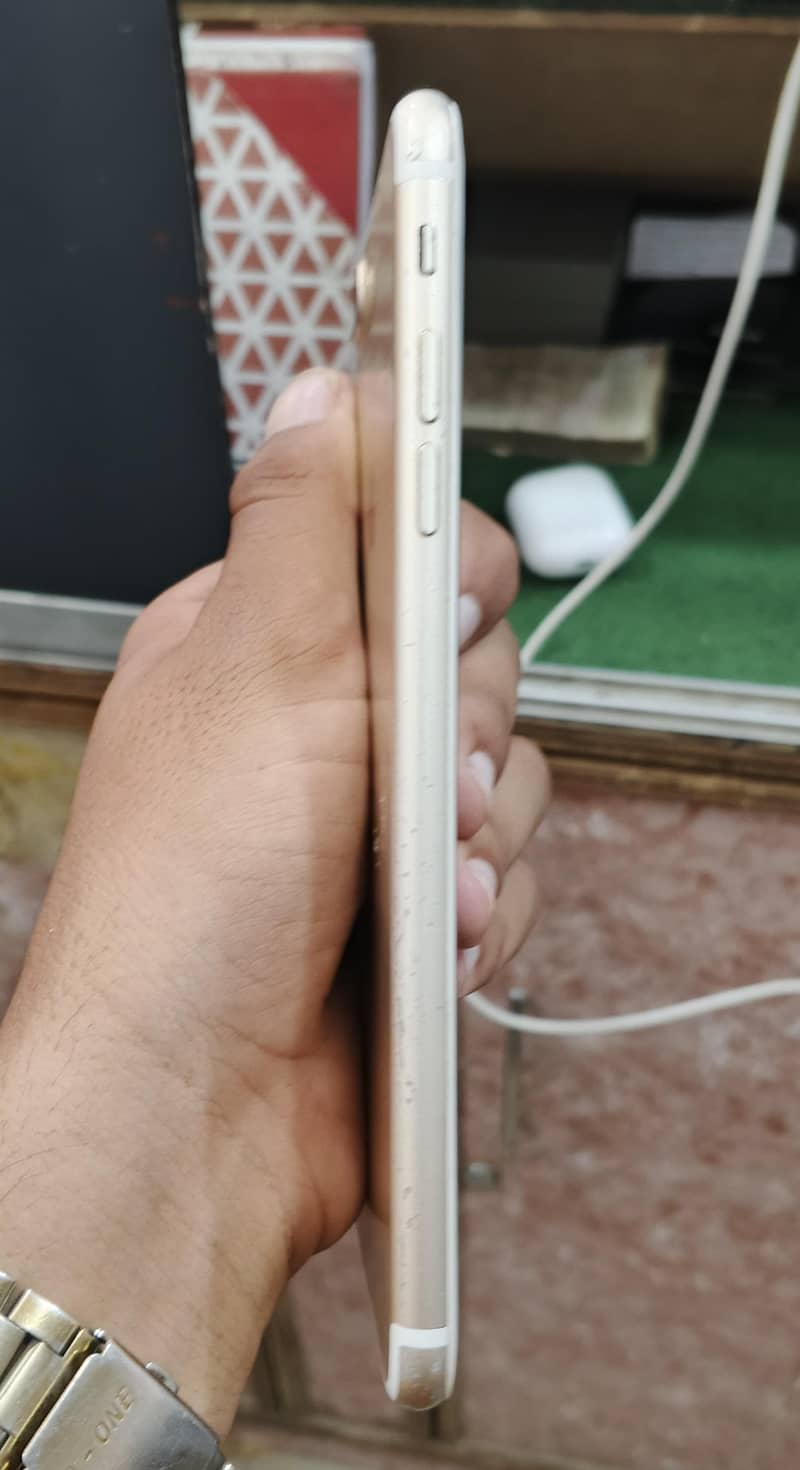 Apple iPhone 7 Plus 2