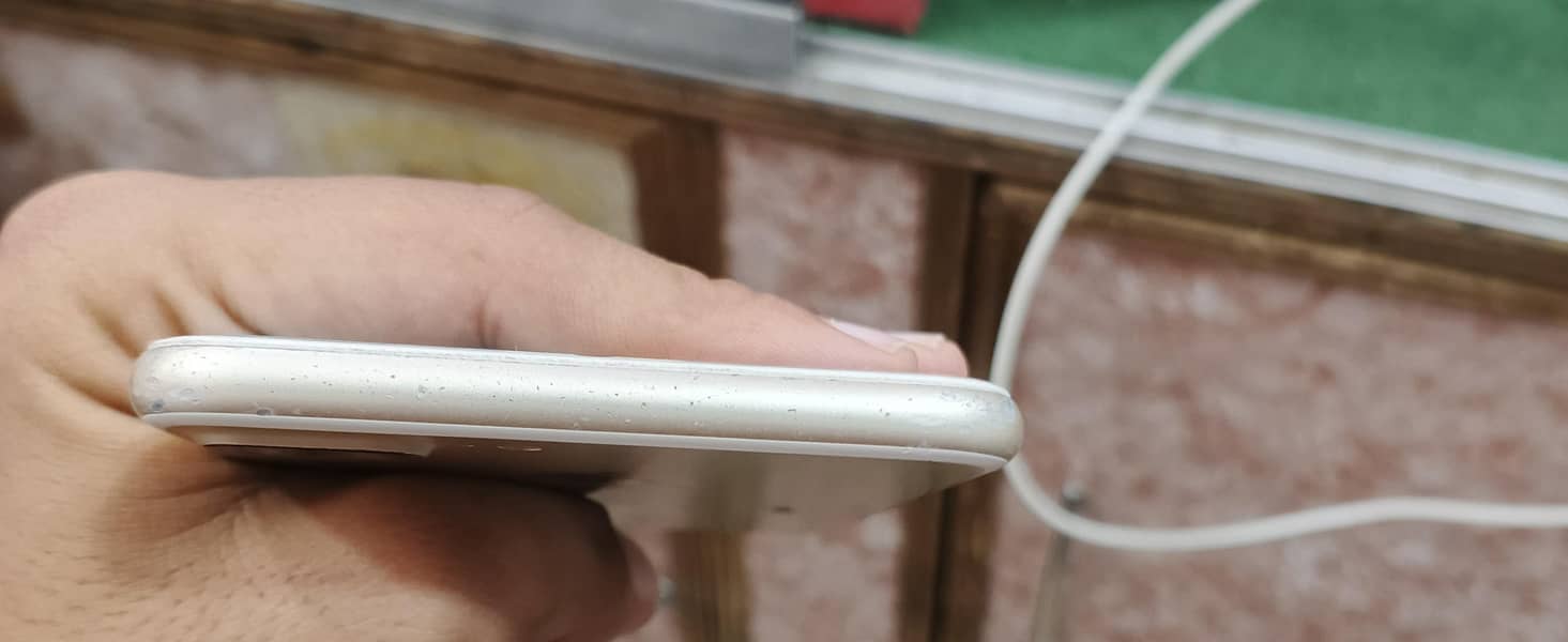 Apple iPhone 7 Plus 4