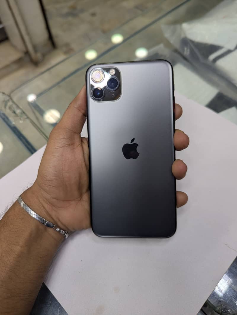Apple iPhone 11 Pro Max 1