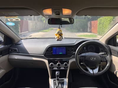 Hyundai Elantra 2023