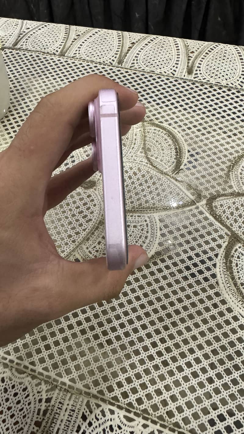 Apple iPhone 15 plus 3