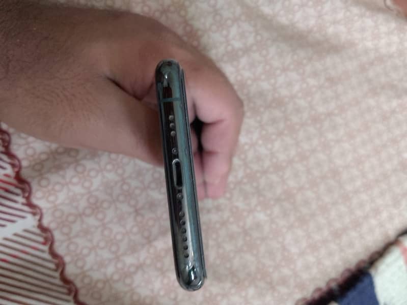 Apple iPhone 11 Pro 1