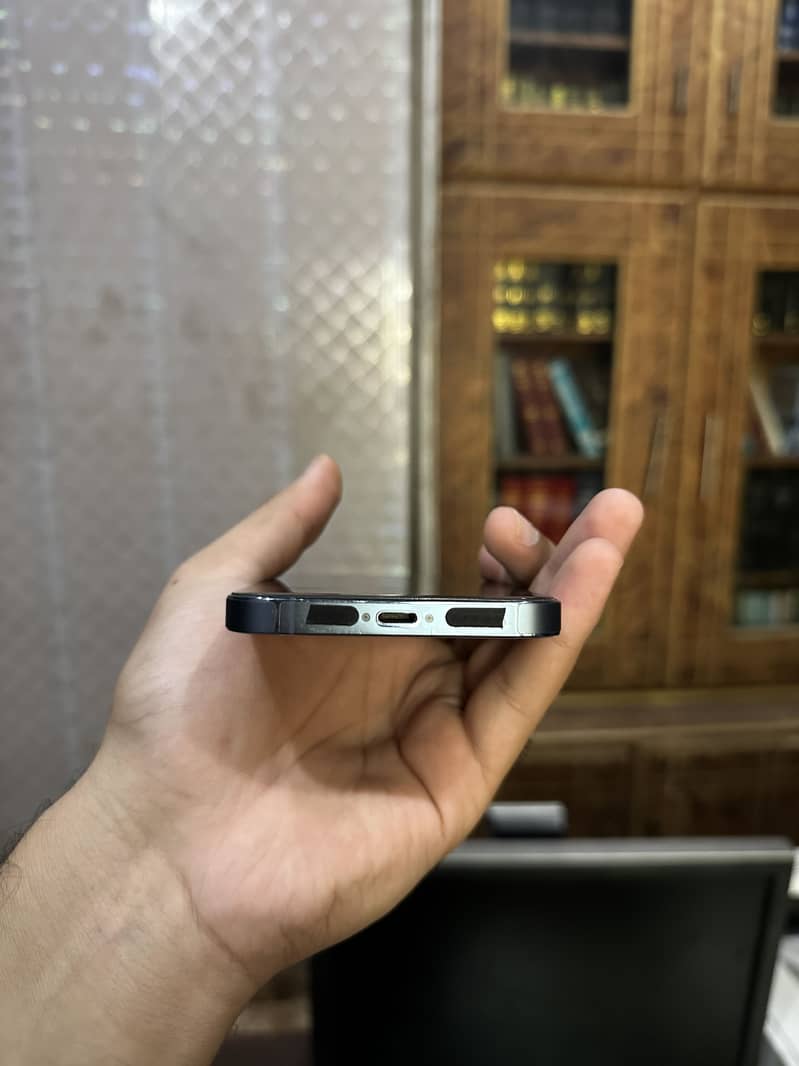 Apple iPhone 13 Pro 3