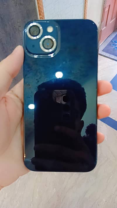 Apple iPhone 13