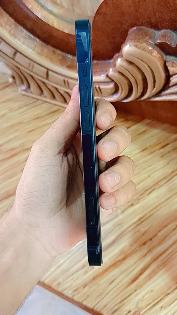 Apple iPhone 13 1