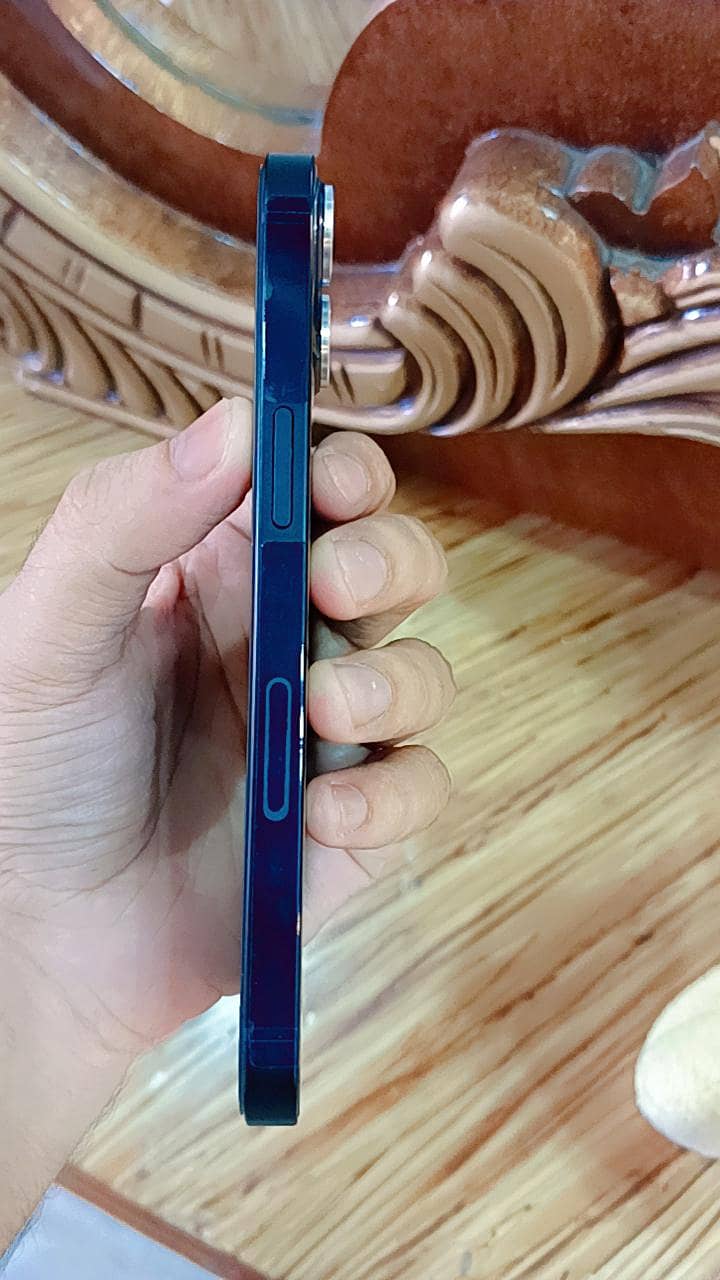 Apple iPhone 13 3