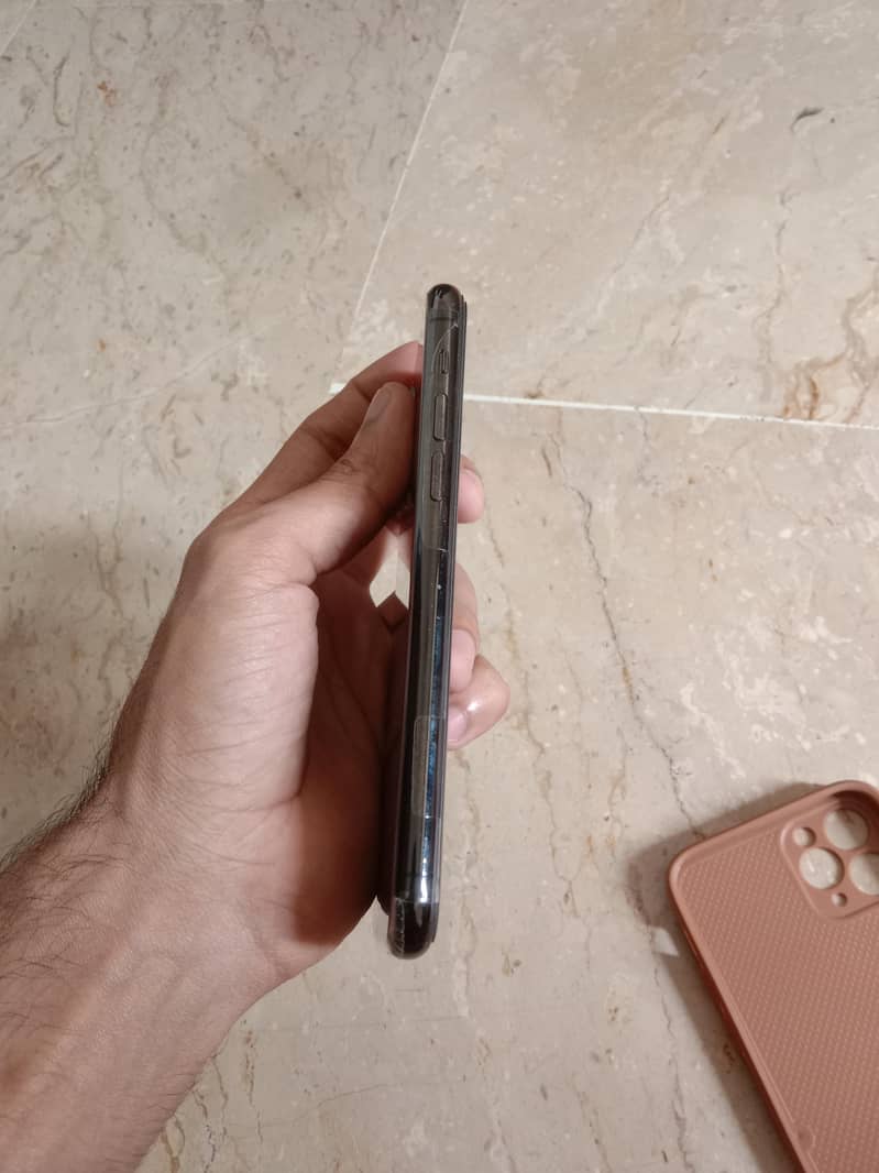 Apple iPhone 11 Pro 5