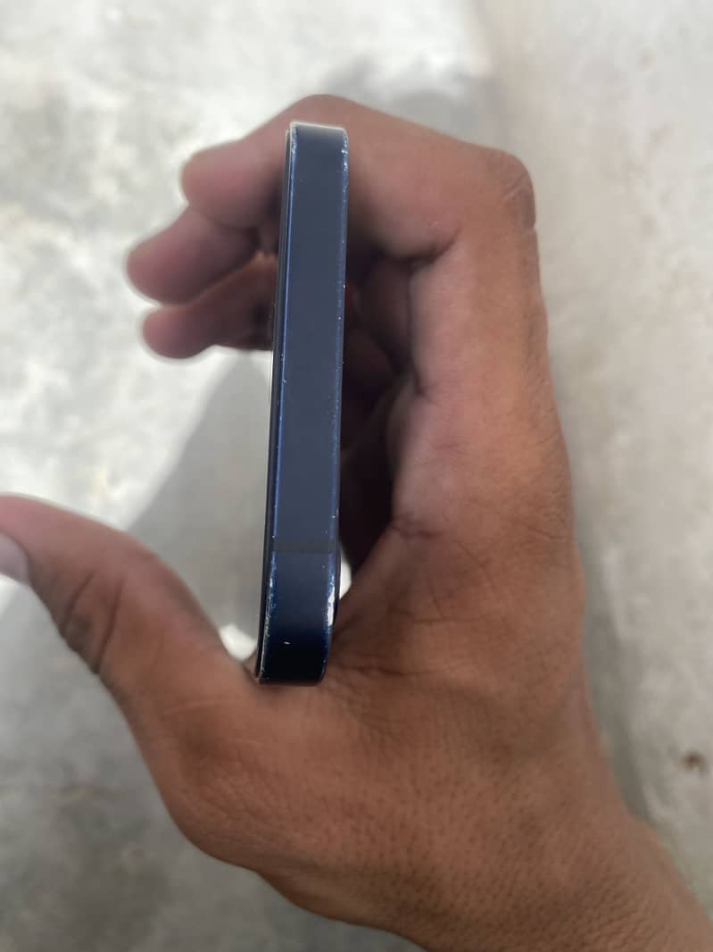 Apple iPhone 12 2