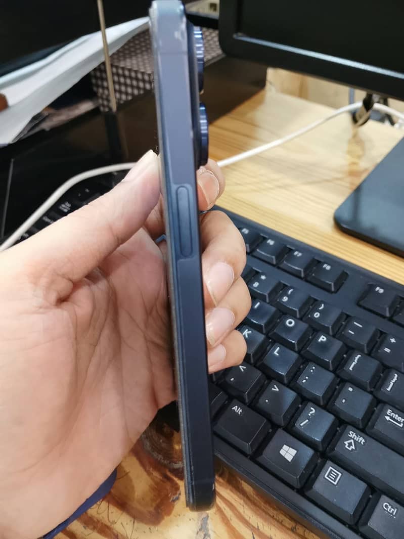 Apple iPhone 15 Pro 6