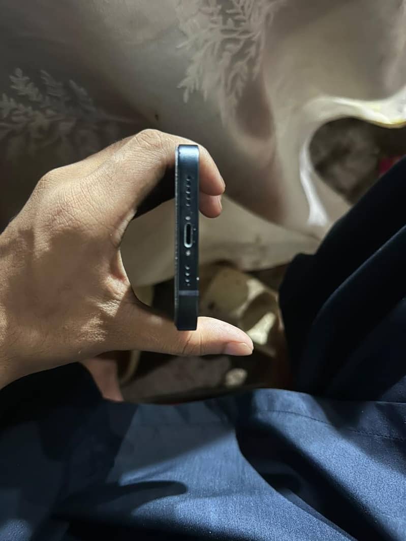 Apple iPhone 14 4