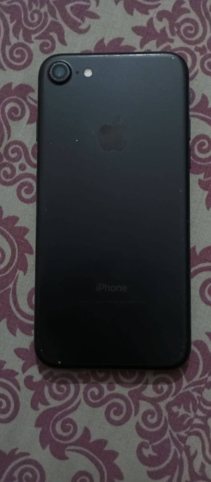 Apple iPhone 7 0