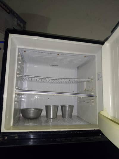 Orient full size fridge 03707196412