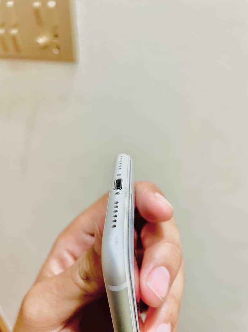 Apple iPhone 8 1