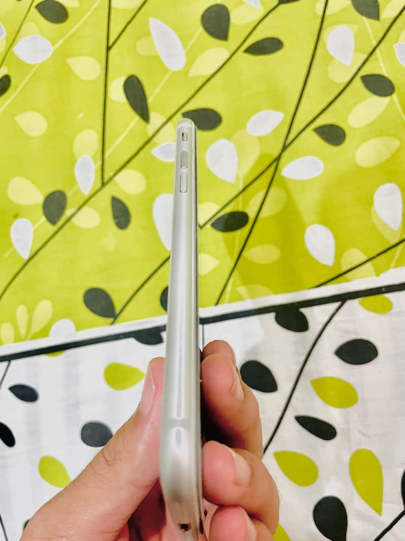 Apple iPhone 8 2