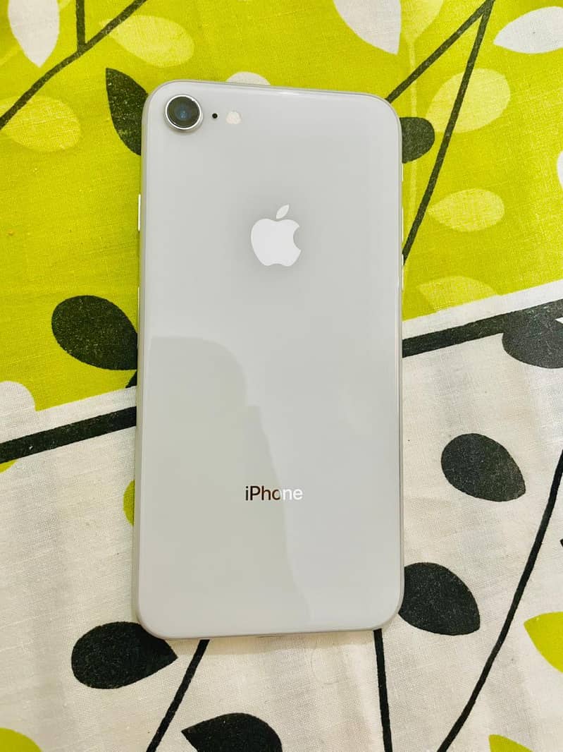Apple iPhone 8 3