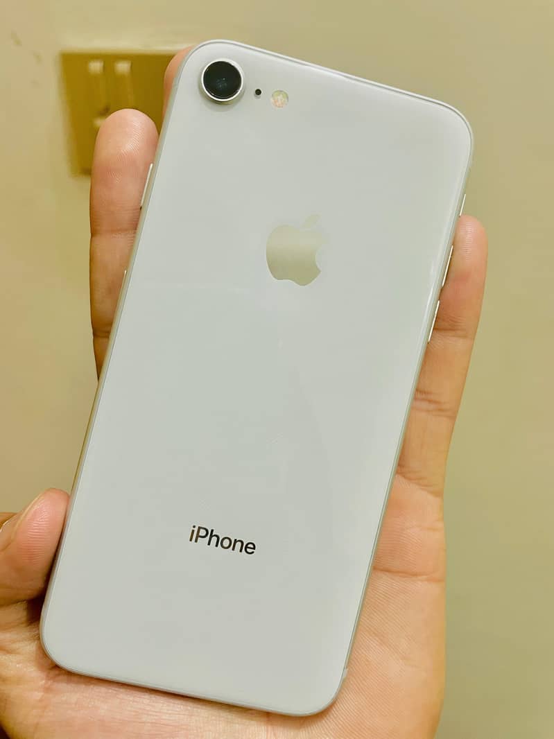 Apple iPhone 8 4
