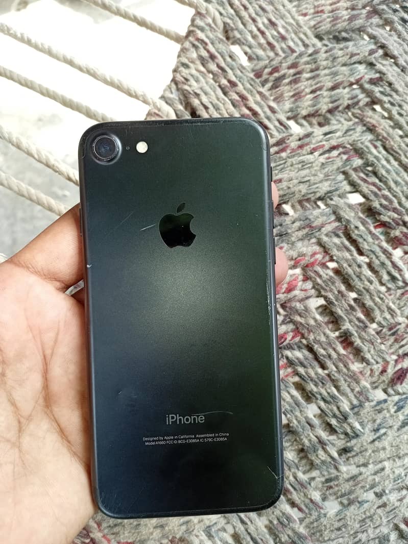 Apple iPhone 7 4
