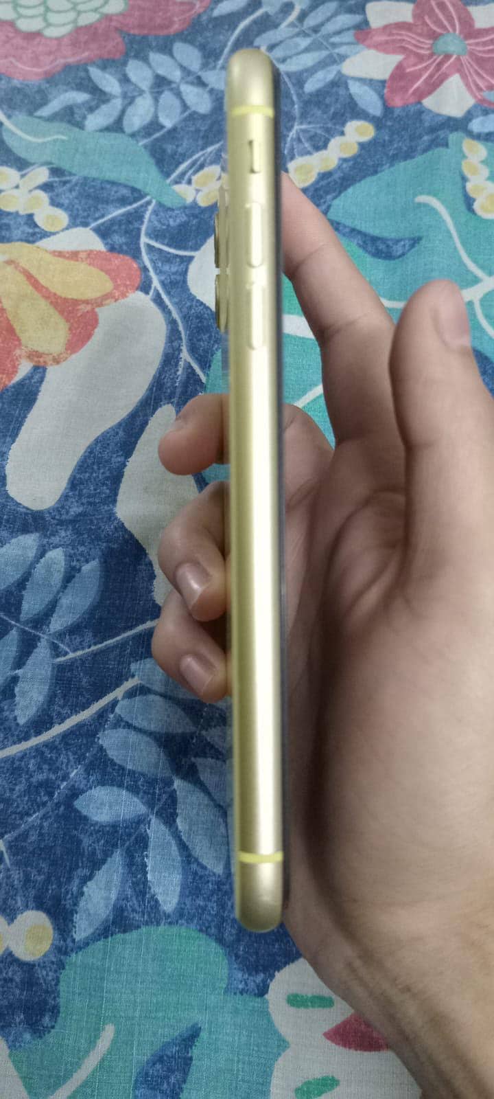 Apple iPhone 11 4