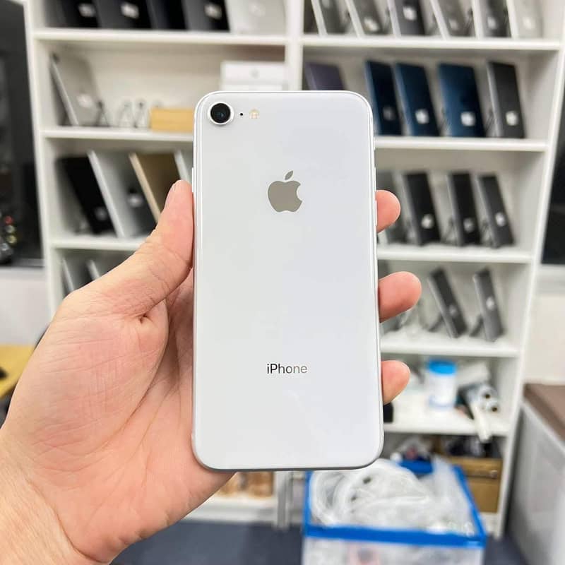 Apple iPhone 8 3