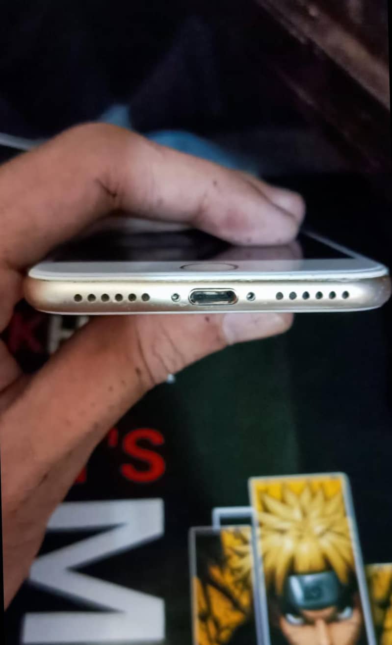 Apple iPhone 7 0