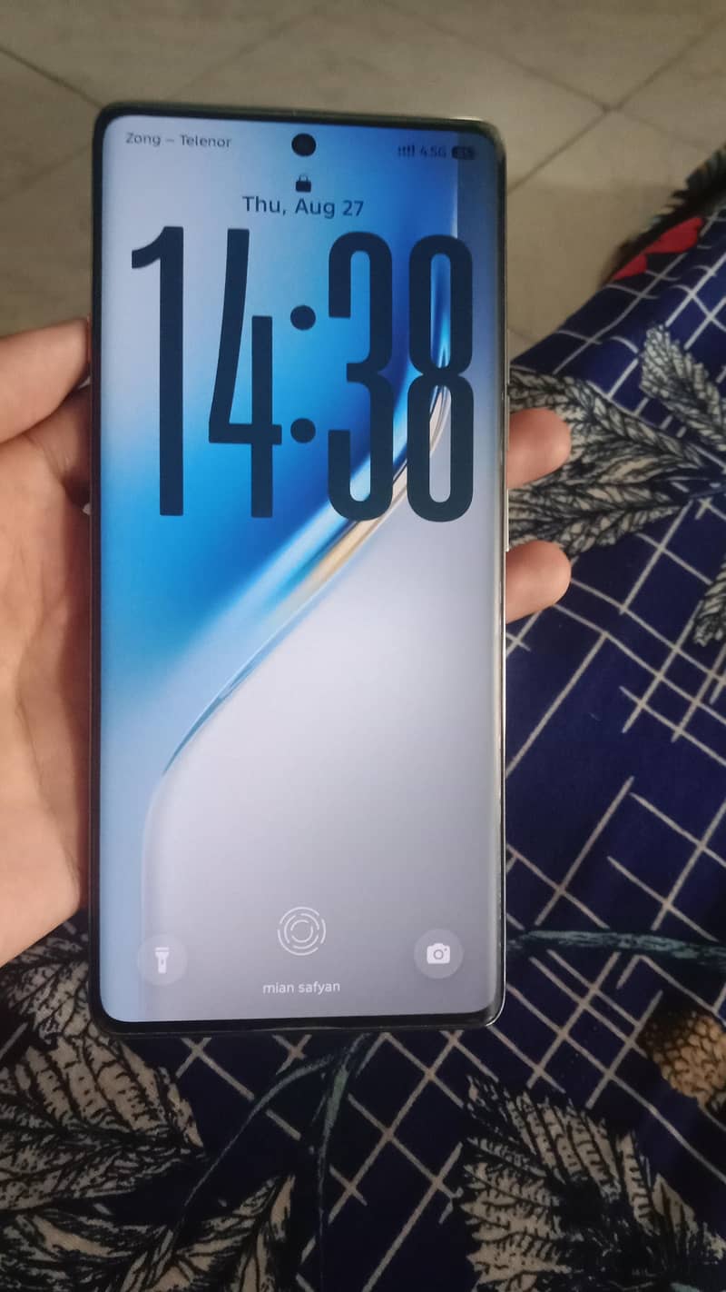 Tecno CAMON 40 Pro 0