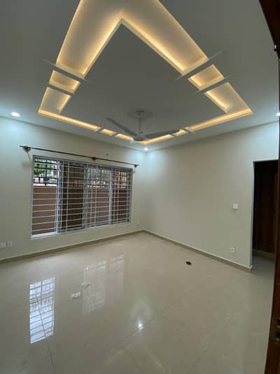 Bahria Enclave Islamabad 8 Marla Portion Available For Rent