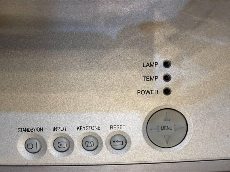 Hitachi Projector 4