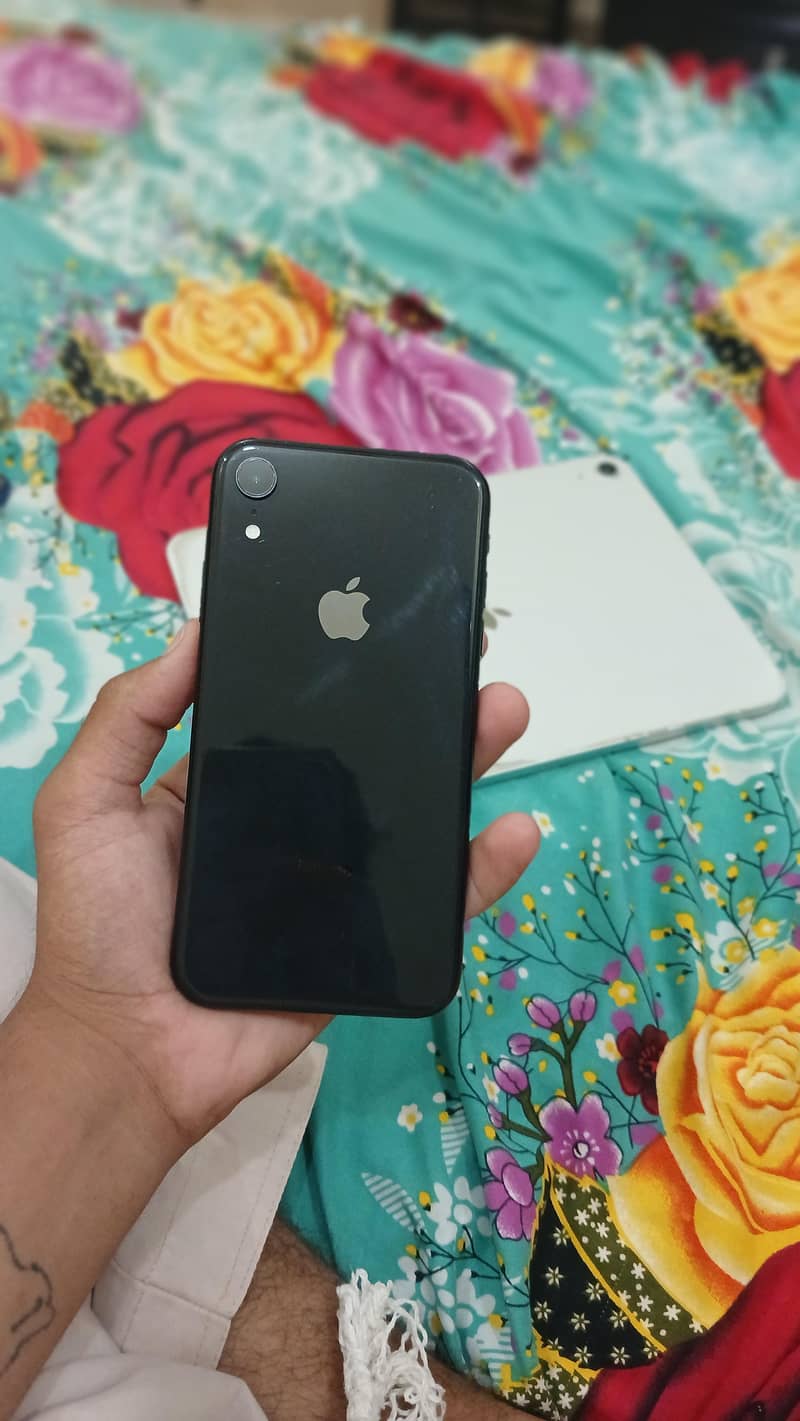 iphone xr 1