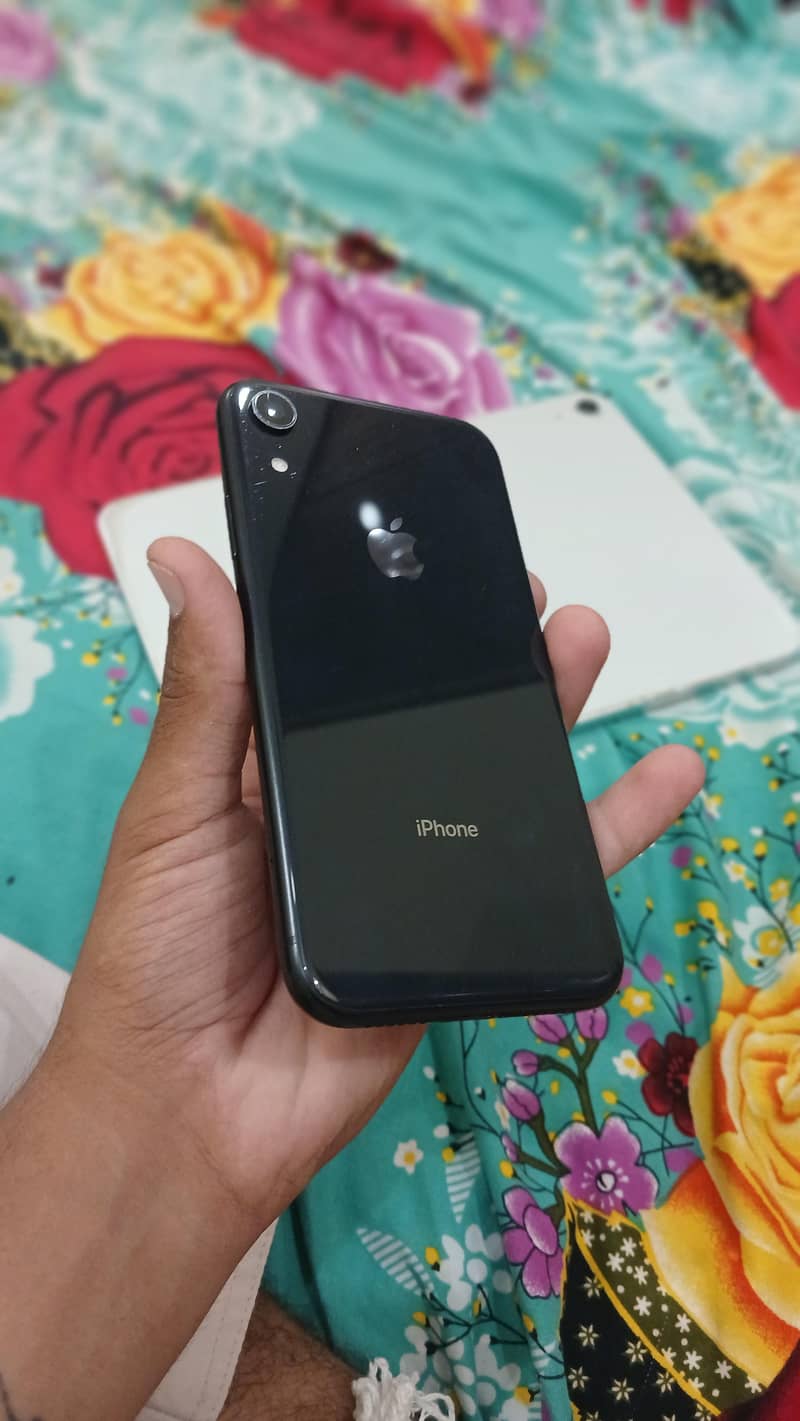 iphone xr 4