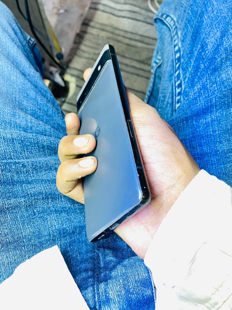 Google Pixel 6a 1