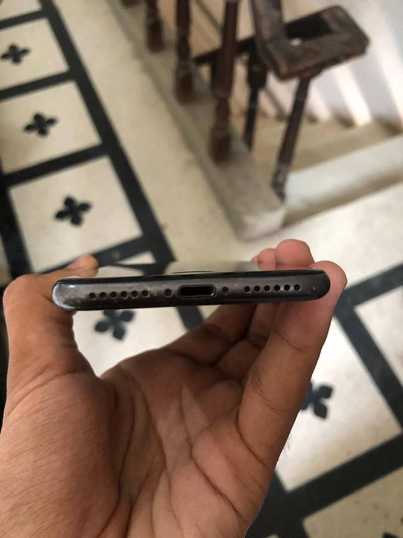 Apple iPhone 8 0
