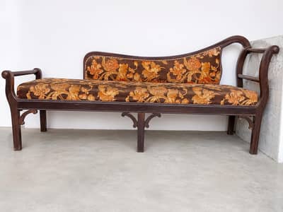 Comfortable sofa  5-6 seater