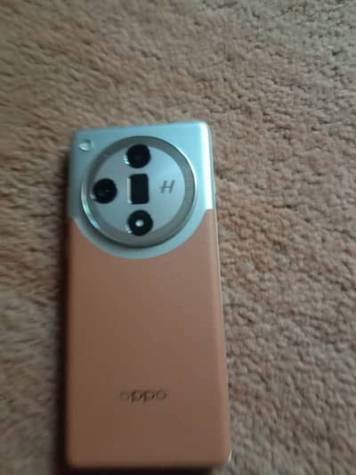 OPPO Find X7. Just like new ( sim time available)