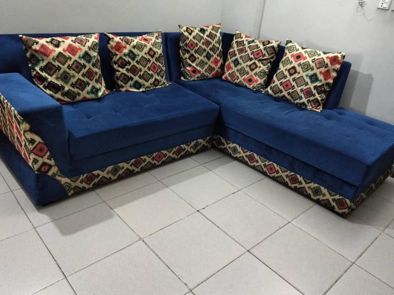 L shaped sofa 0