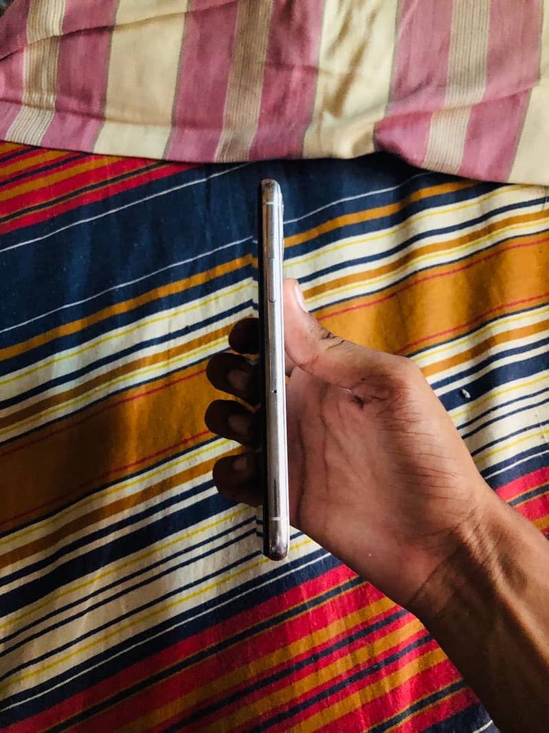 Apple iPhone 11 Pro 3