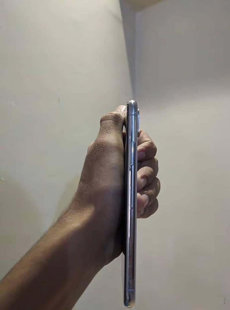 iPhone xs 3