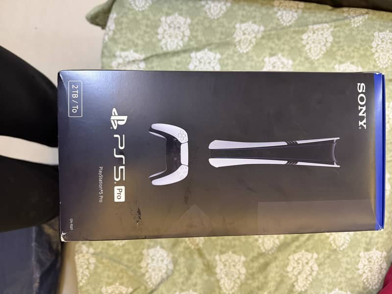 PS5 PRO + Extra Controller 3